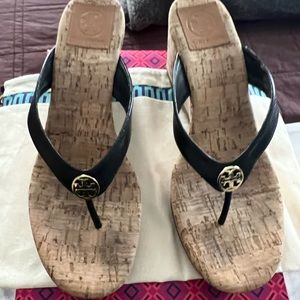 Tory Burch “Suzy wedge”75mm wedge black size 7.5
